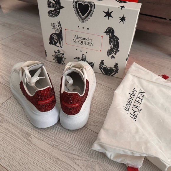 Alexander McQueen White Sneakers with Red Detail - Picture 3 of 5
